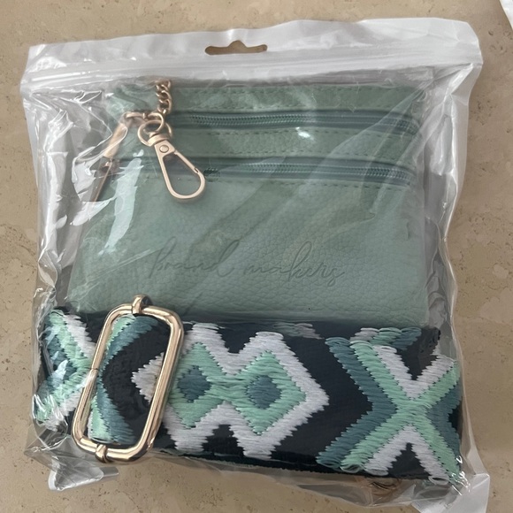 Brand Maker Clip and Go Strap for Phone With Wallet Crossbody - Picture 3 of 3